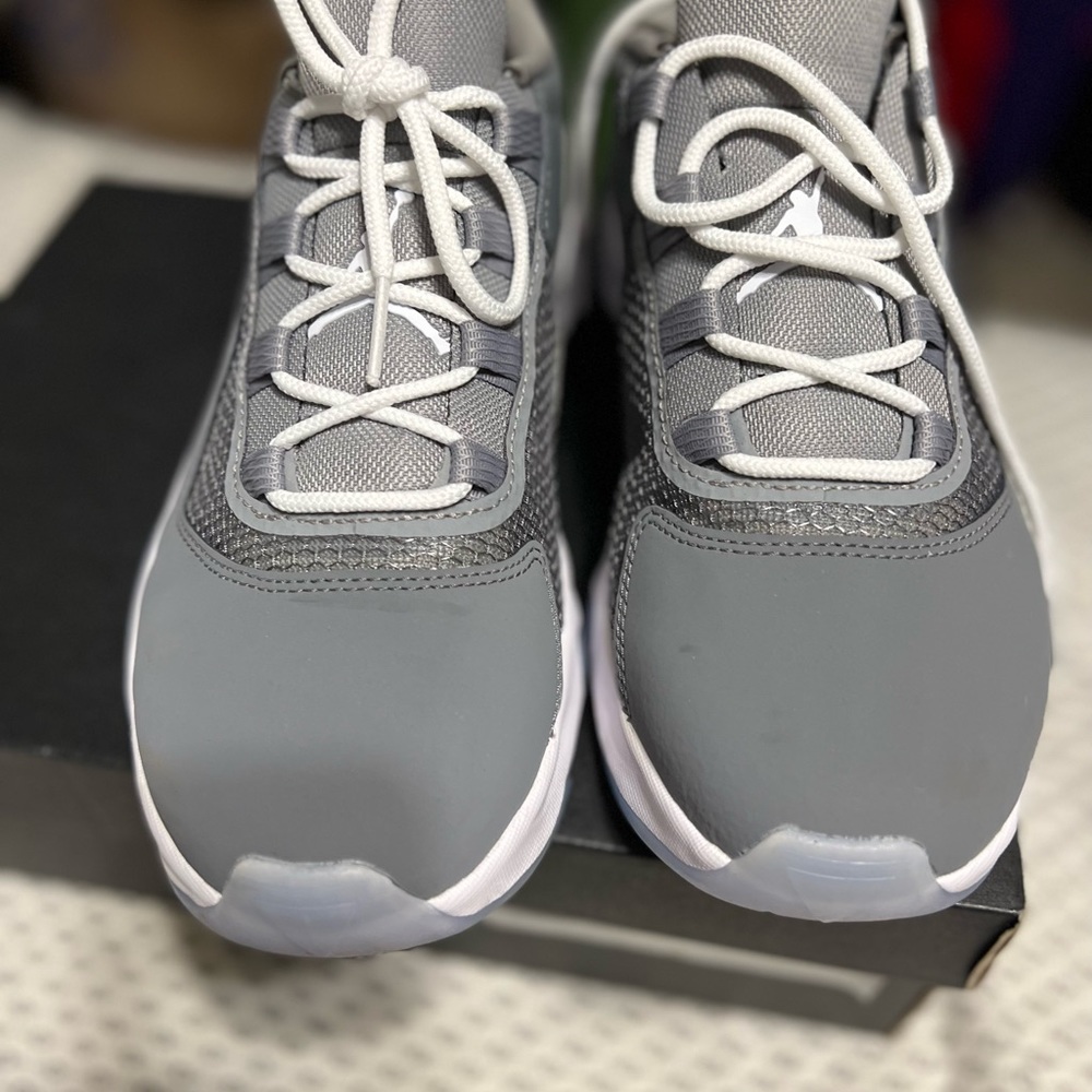 AIR JORDAN 11 CMFT LOW (GS) - Picture 3 of 6